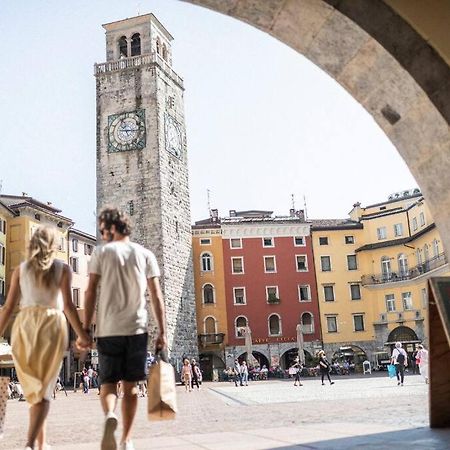 Me Ca - Appartamento Vacanze Riva del Garda Bagian luar foto