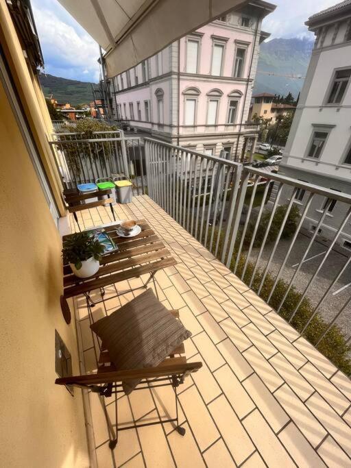 Me Ca - Appartamento Vacanze Riva del Garda Bagian luar foto