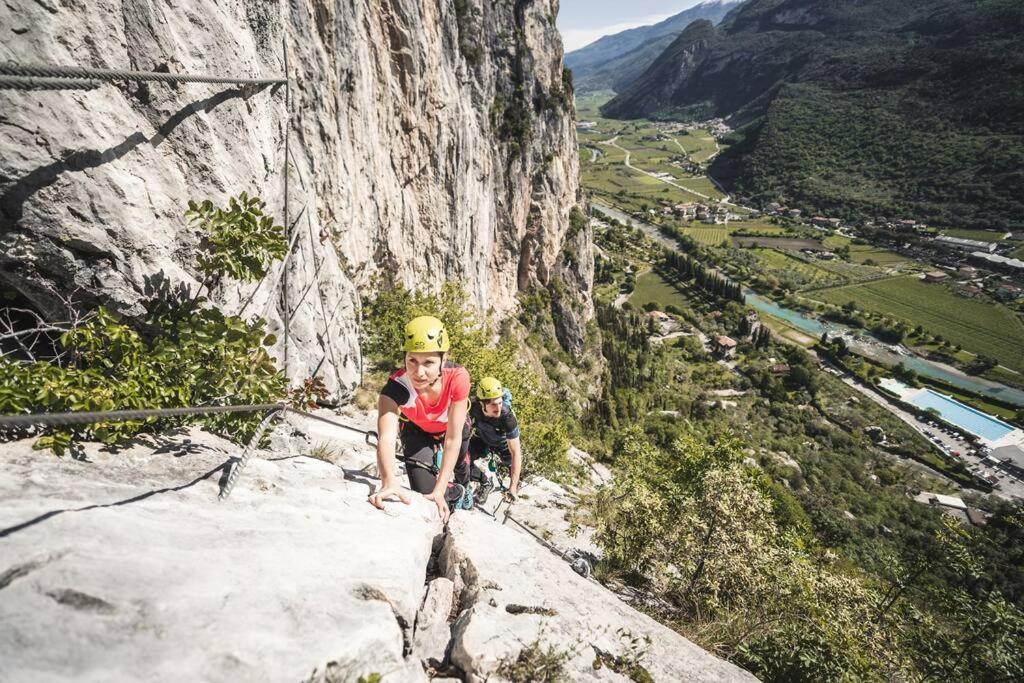Me Ca - Appartamento Vacanze Riva del Garda Bagian luar foto